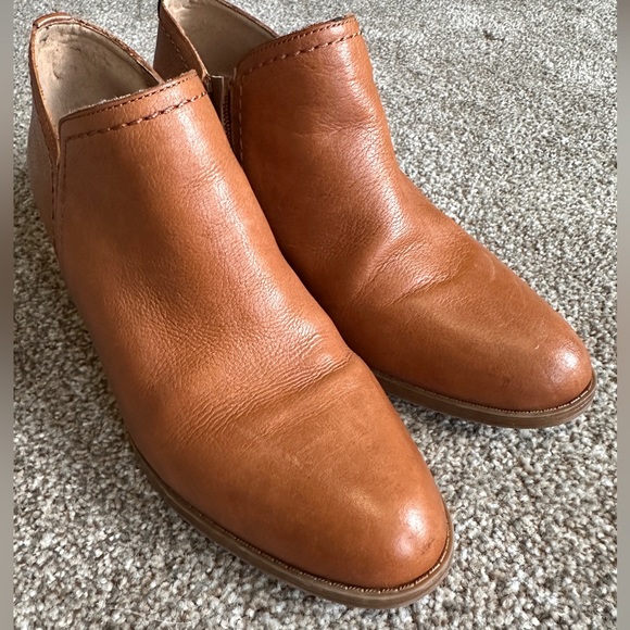 Naturalizer Bootie Size 8 - Picture 2 of 8